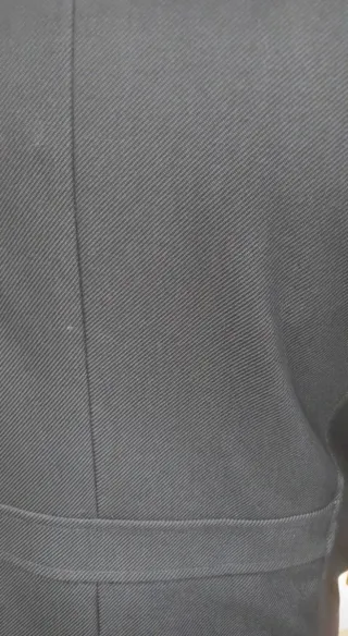 Abrigo de caballero azul + camisa de lino