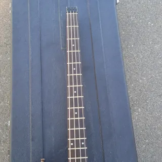 Bajo Hohner The Jack