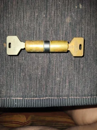 Cilindro Ezcurra con dos llaves originales