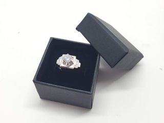 anillo oro 18k con piedra con diamante