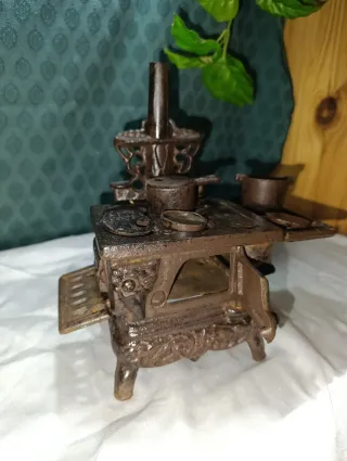 Miniatura cocina hierro forja antigua