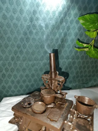 Miniatura cocina hierro forja antigua