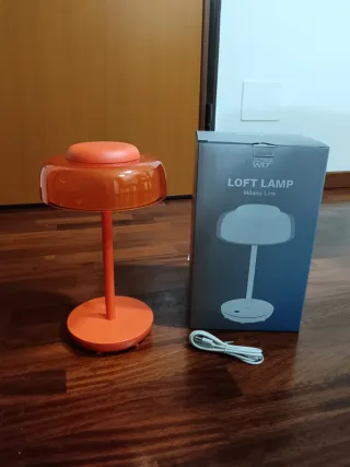 Lampada da tavolo arancione USB