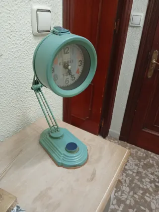Reloj de mesa vintage estilo industrial