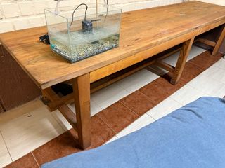 Mesas  de madera maciza en muy bue estado 3,5 metr