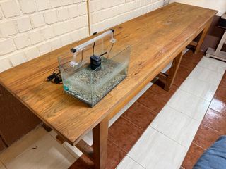 Mesas  de madera maciza en muy bue estado 3,5 metr