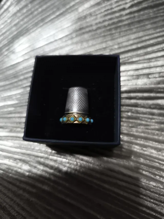 Dedal de plata y turquesas