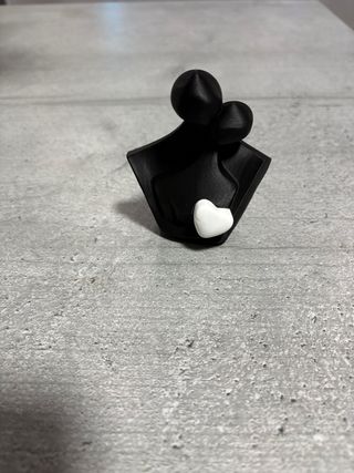 Estátua Família Minimalista Coração Preto