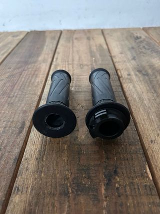 Puños Yamaha MT-07 2022