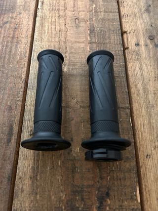 Puños Yamaha MT-07 2022