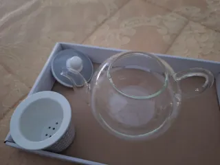 Teiera in vetro con filtro e coperchio