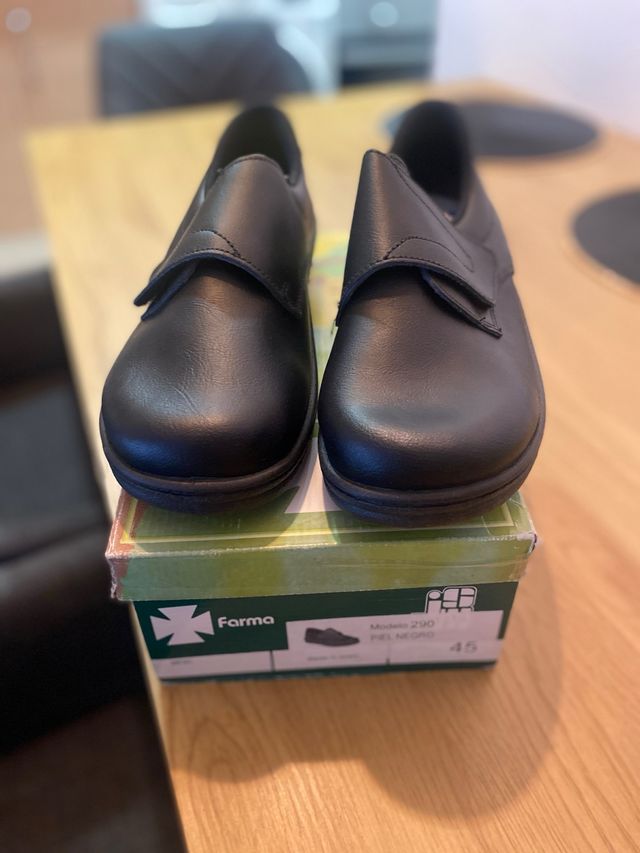 Zapatos de piel negra Farma Talla 45
