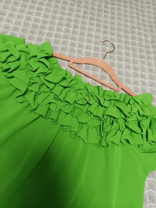 Blusas nuevas  hombros descubiertos con volantes