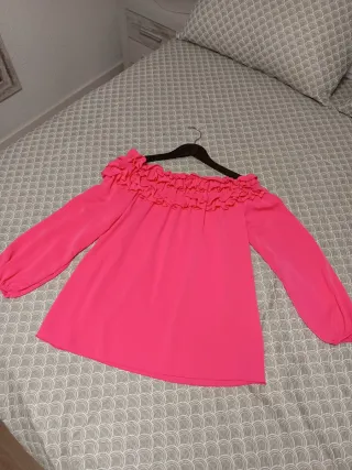 Blusas nuevas  hombros descubiertos con volantes