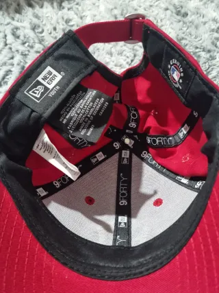 Gorra New Era Roja y Blanca.9 Forty.Youth