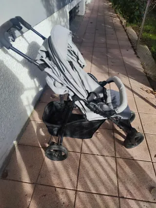 Silla de paseo bebé gris