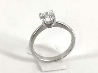 sortija oro 18k con diamante de laboratorio