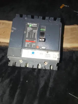 Interruptor General Schneider NSX 160F