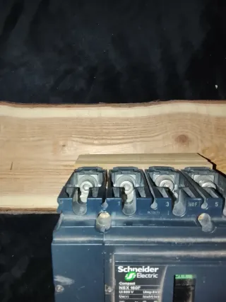 Interruptor General Schneider NSX 160F