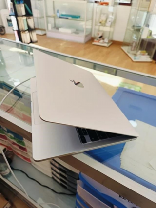 MacBook Pro 512GB 8GB RAM i5 4 núcleos