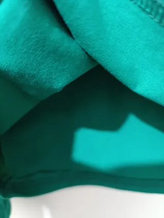 Camiseta térmica verde cuello alto