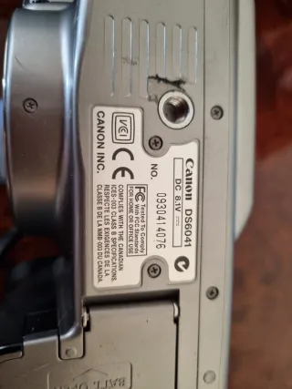 Cámara Canon EOS 300D + Mochila.