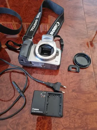 Cámara Canon EOS 300D + Mochila.