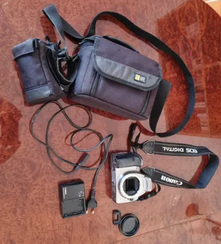 Cámara Canon EOS 300D + Mochila.