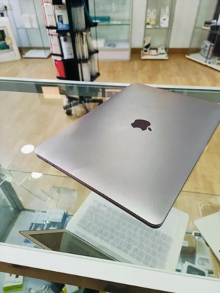 MacBook Pro Gris 256GB 8GB RAM i5