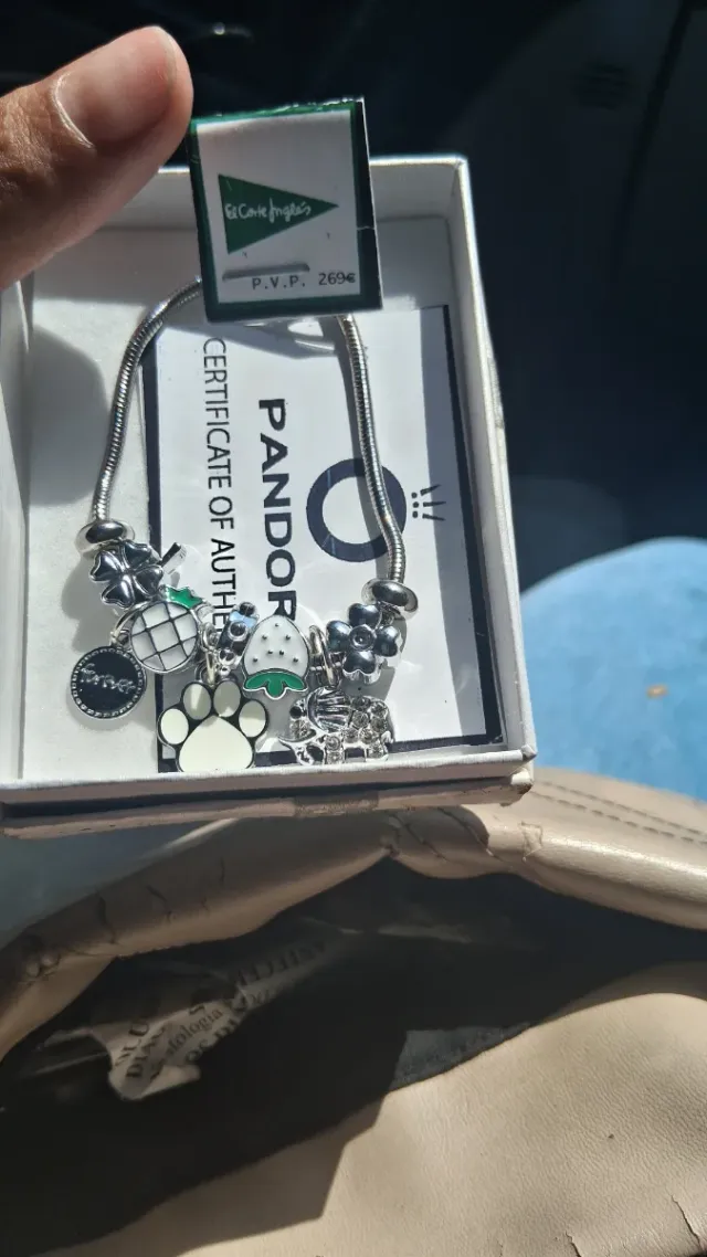 Pulsera Pandora con charms
