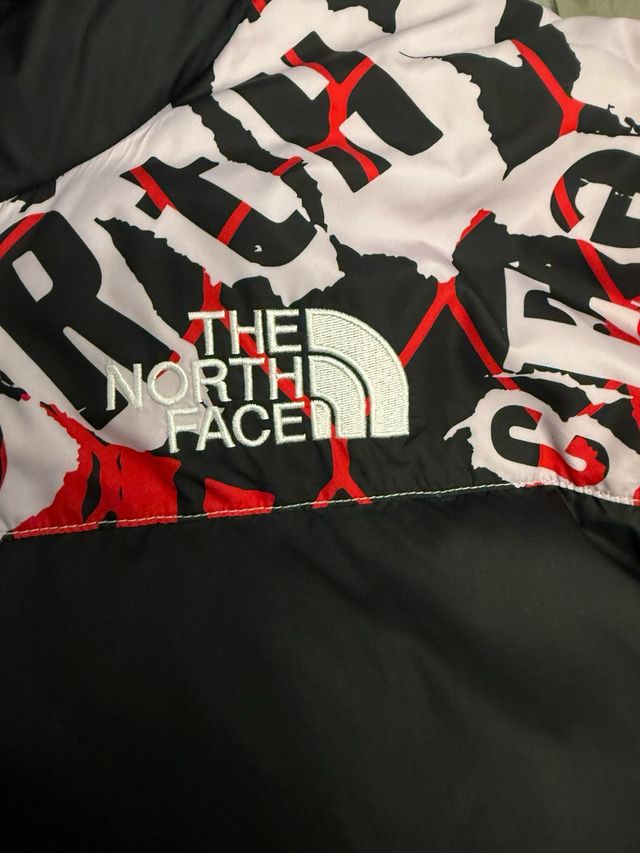 The North Face Himalayan Chaqueta Negra Roja pluma