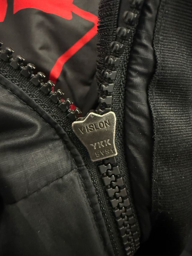 The North Face Himalayan Chaqueta Negra Roja pluma