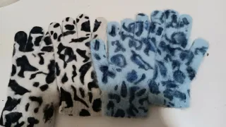 Guantes de lana con estampado de manchas