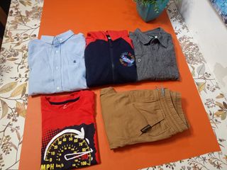 Set di abbigliamento per bambini: camicia, felpa, t-shirt