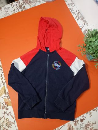 Set di abbigliamento per bambini: camicia, felpa, t-shirt