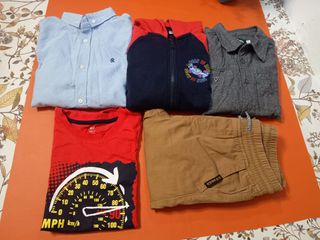 Set di abbigliamento per bambini: camicia, felpa, t-shirt