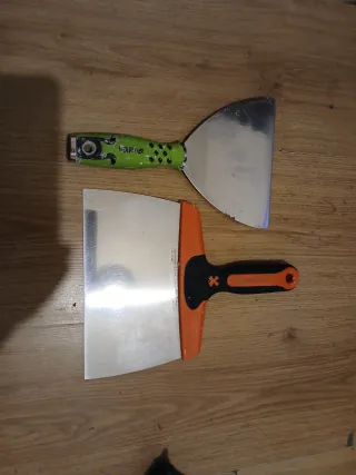 2 Espátulas de albañil