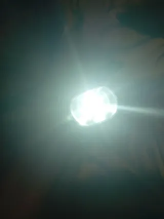 Raqueta mata mosquitos con linterna