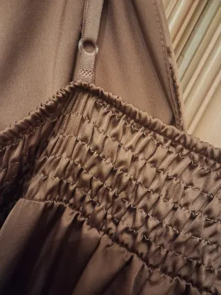 Abito lungo da festa color oro