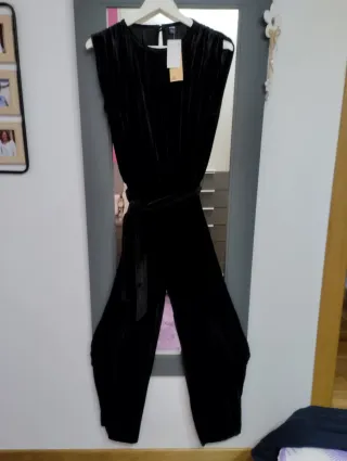 Mono terciopelo negro sin estrenar