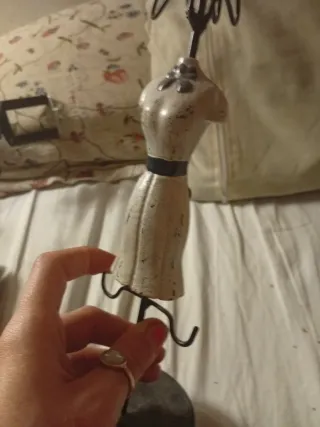 Joyero expositor figura vestido