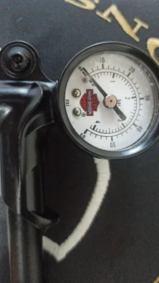 Bomba Aire Suspensión Harley Davidson Original