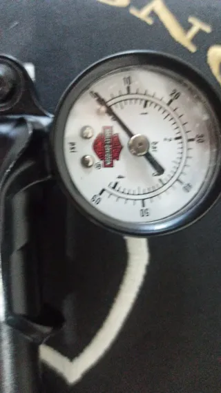 Bomba Aire Suspensión Harley Davidson Original