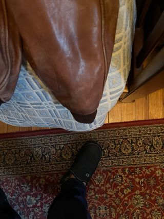 Cazadora de aviador marrón con parches