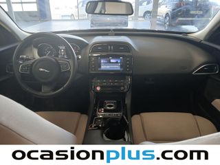 Jaguar XE 2.0 Diesel Pure RWD Auto 132 kW (180 CV)