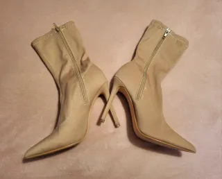 Botines Beige Tacón Aguja