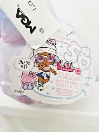 HELLO KITTY LOL SORPRESA! con 7 accesorios NUEVO!