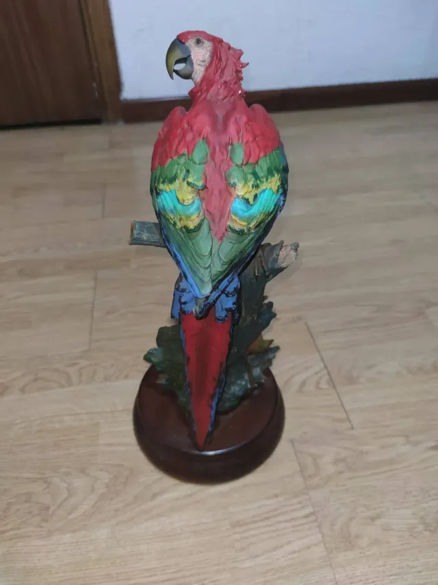 Escultura Guacamayo Giuseppe Armani