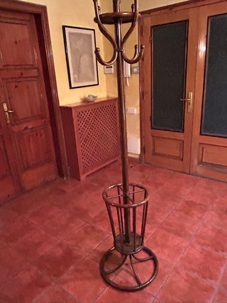 Perchero Thonet antiguo con paragüero
