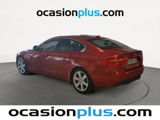 Jaguar XE 2.0 Diesel Pure RWD Auto 132 kW (180 CV)